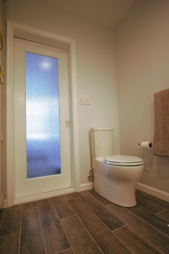 Bathroom Wood Look Floor