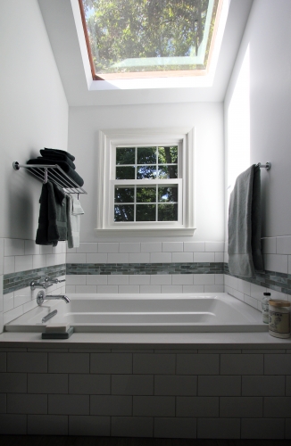 Bathroom Remodel Tub Listelle Skylight Window Wall Mount