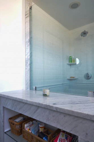 bathroom marble alcove storage