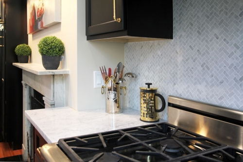 black kitchen marble chevron backsplash