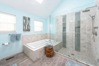 Spacious Master Bath Retreat in East Norriton