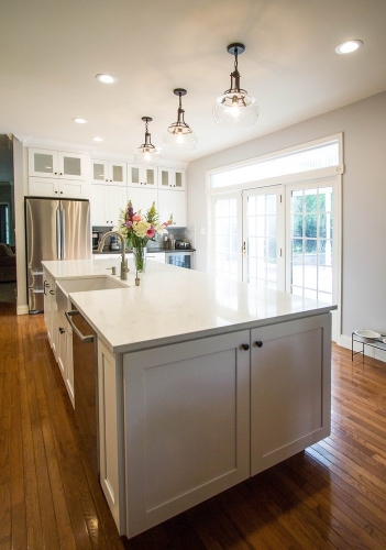 white shaker kitchen with island