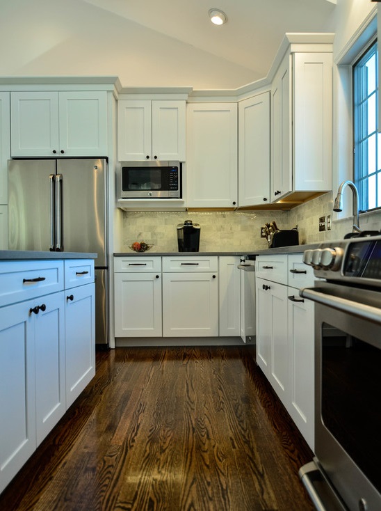 white shaker kitchen