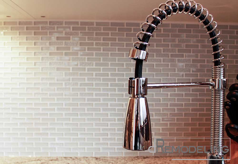 dremodeling-Kitchen_Modern_Faucet