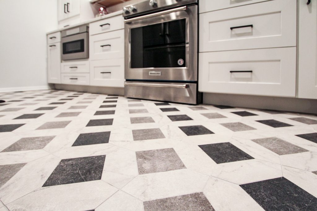 Diamond-Tile-Floor-Kitchen-dremodelig-philadelphia